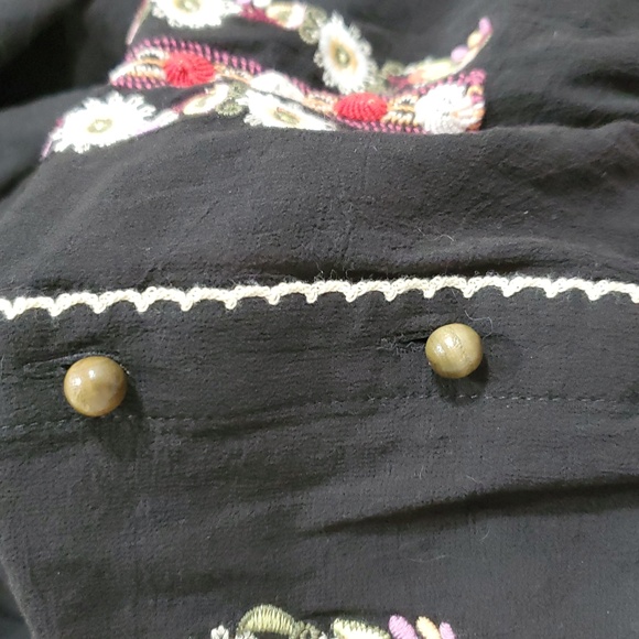 JOIE size large embroidered peasant style top with elasticized waist. - Picture 7 of 7